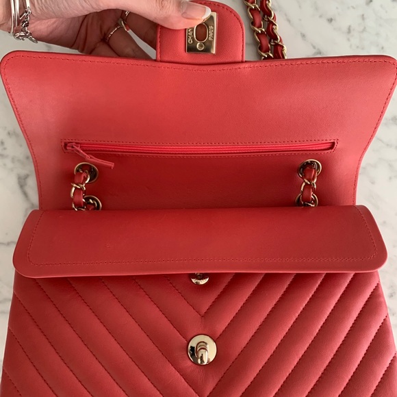 Chanel Classic Medium Double Flap Bag - Picture 4 of 7